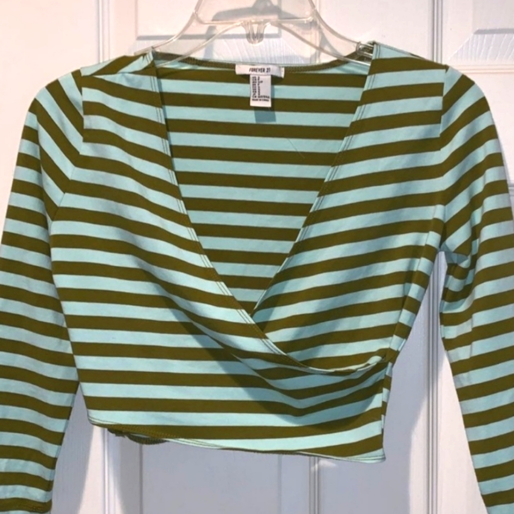 Forever 21 striped wrap top + 💥FREE GIFT💥!
